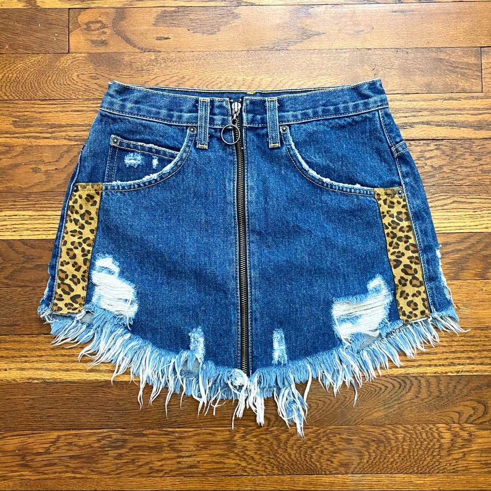 LF Carmar Cheetah print frayed denim high waist mini skirt size 26